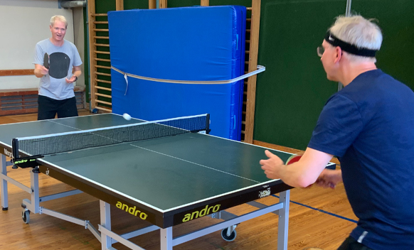 Foto Hobbygruppe spielen um Punkte